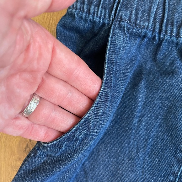 Real Essentials Women's‎ Blue Denim Fringe Shorts Size S 4" Inseam - Picture 4 of 9